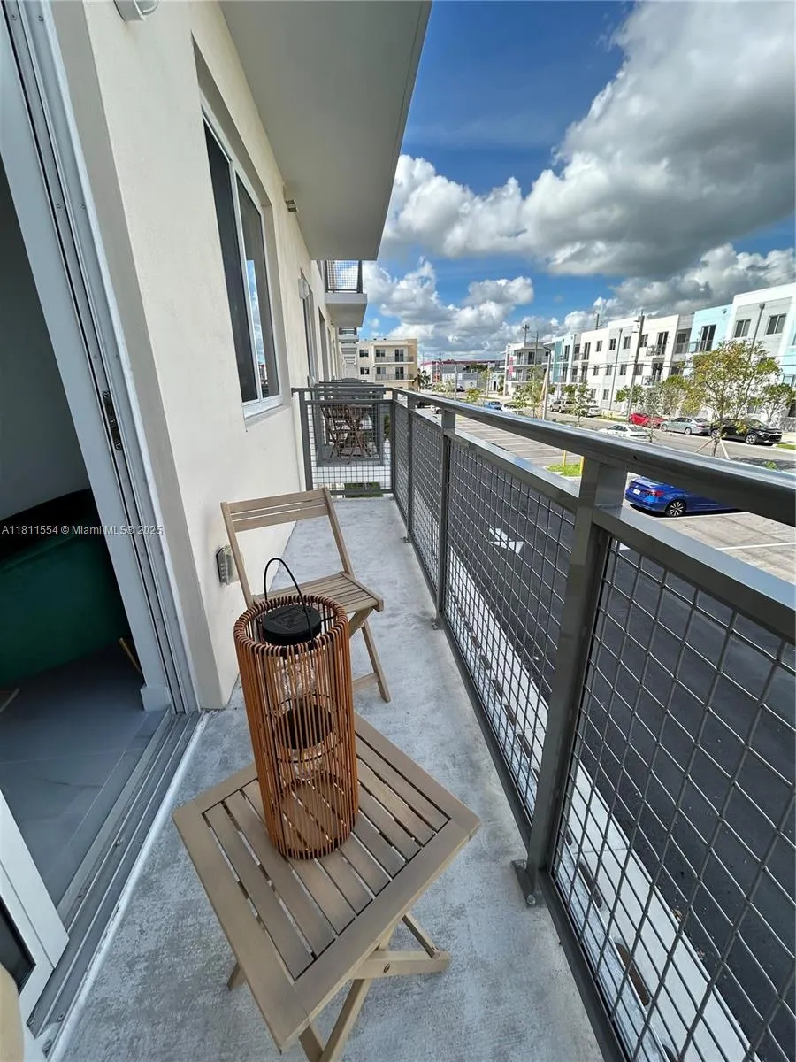 1010 SW 69th Ave #212 Miami, FL 33144
