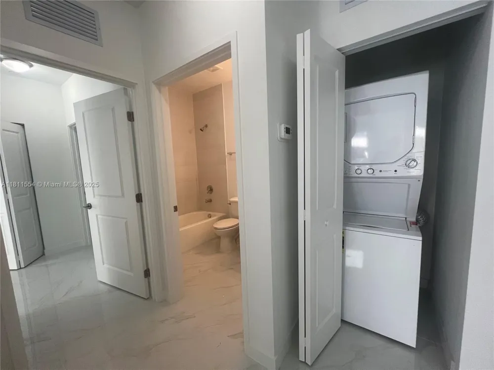 1010 SW 69th Ave #212 Miami, FL 33144