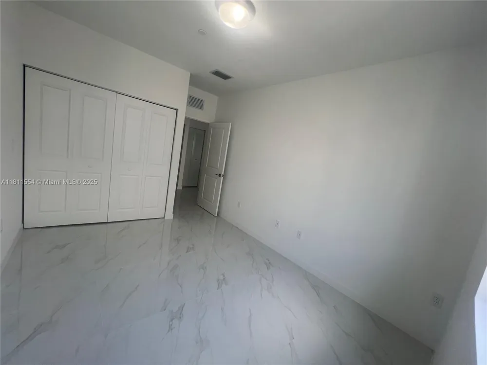 1010 SW 69th Ave #212 Miami, FL 33144