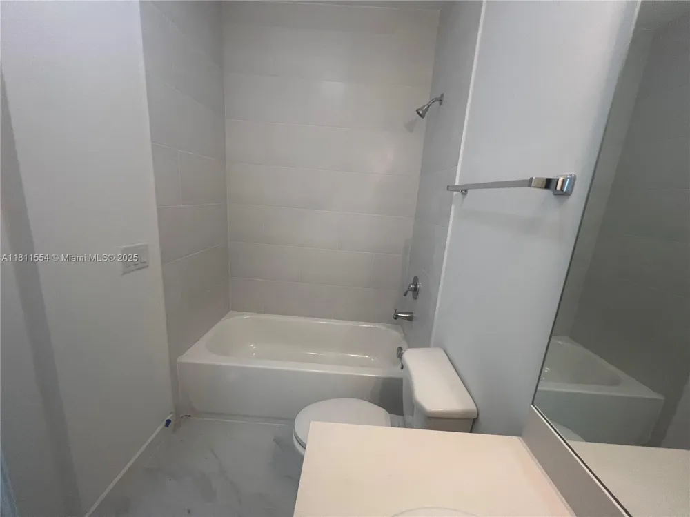 1010 SW 69th Ave #212 Miami, FL 33144