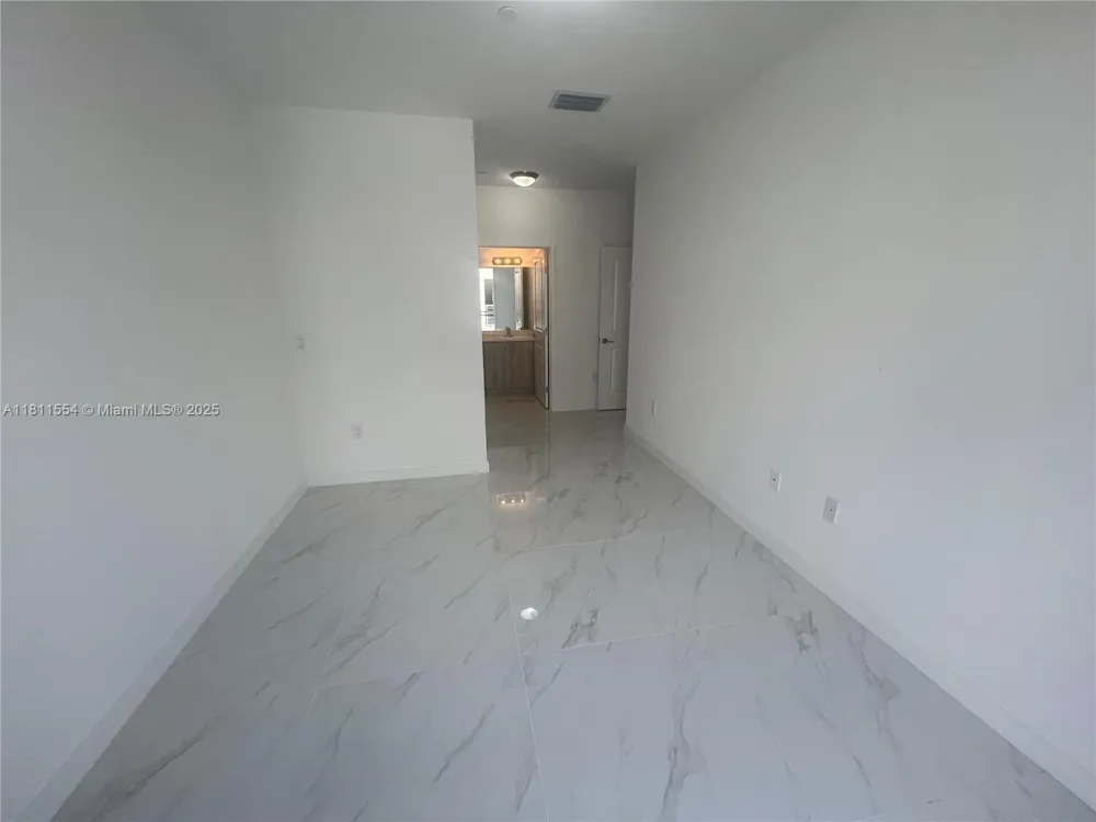 1010 SW 69th Ave #212 Miami, FL 33144