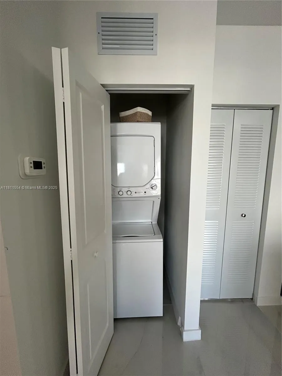1010 SW 69th Ave #212 Miami, FL 33144