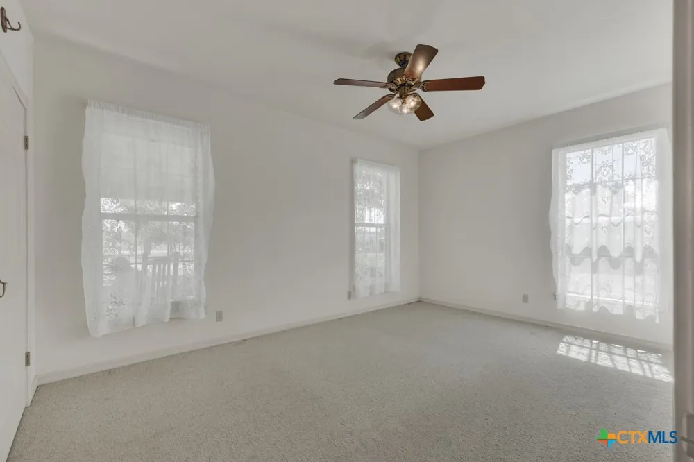 82 Bell Mountain Road Fredericksburg, TX 78675