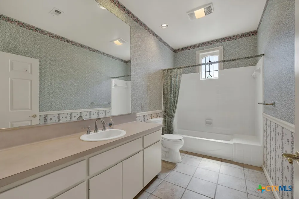 82 Bell Mountain Road Fredericksburg, TX 78675