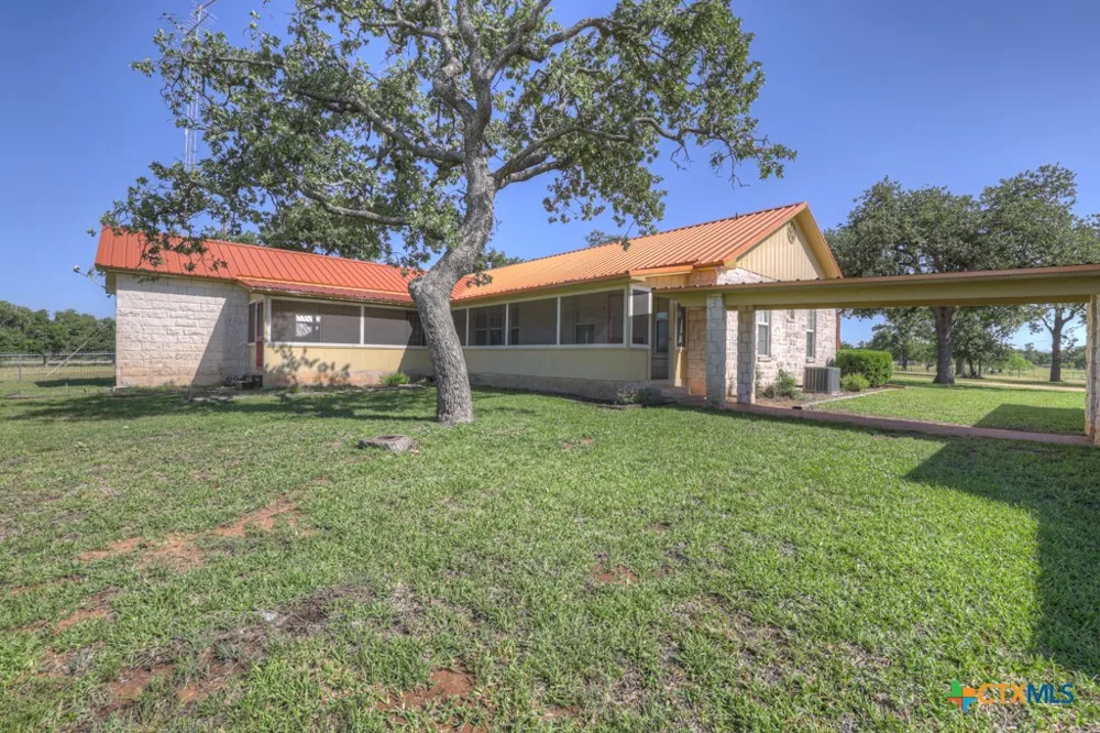 82 Bell Mountain Road Fredericksburg, TX 78675