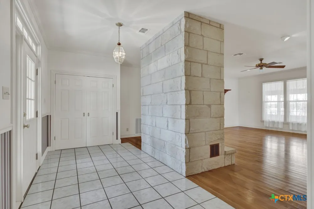 82 Bell Mountain Road Fredericksburg, TX 78675