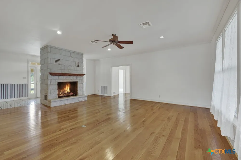 82 Bell Mountain Road Fredericksburg, TX 78675