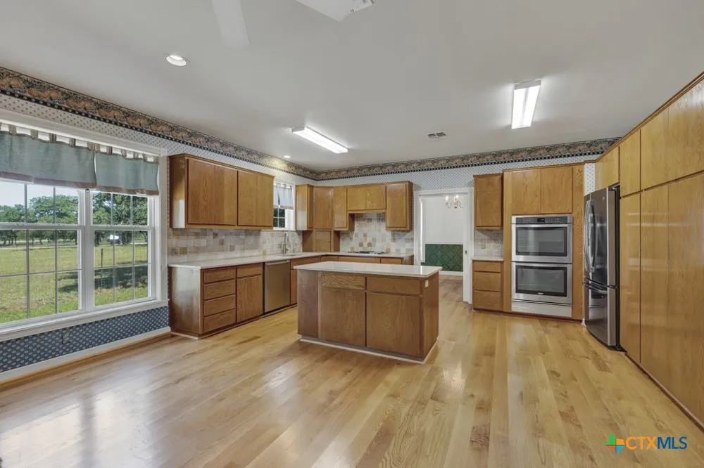 82 Bell Mountain Road Fredericksburg, TX 78675