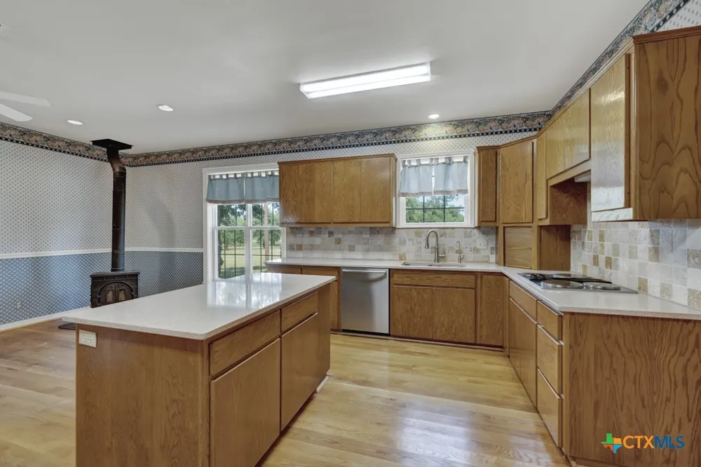 82 Bell Mountain Road Fredericksburg, TX 78675