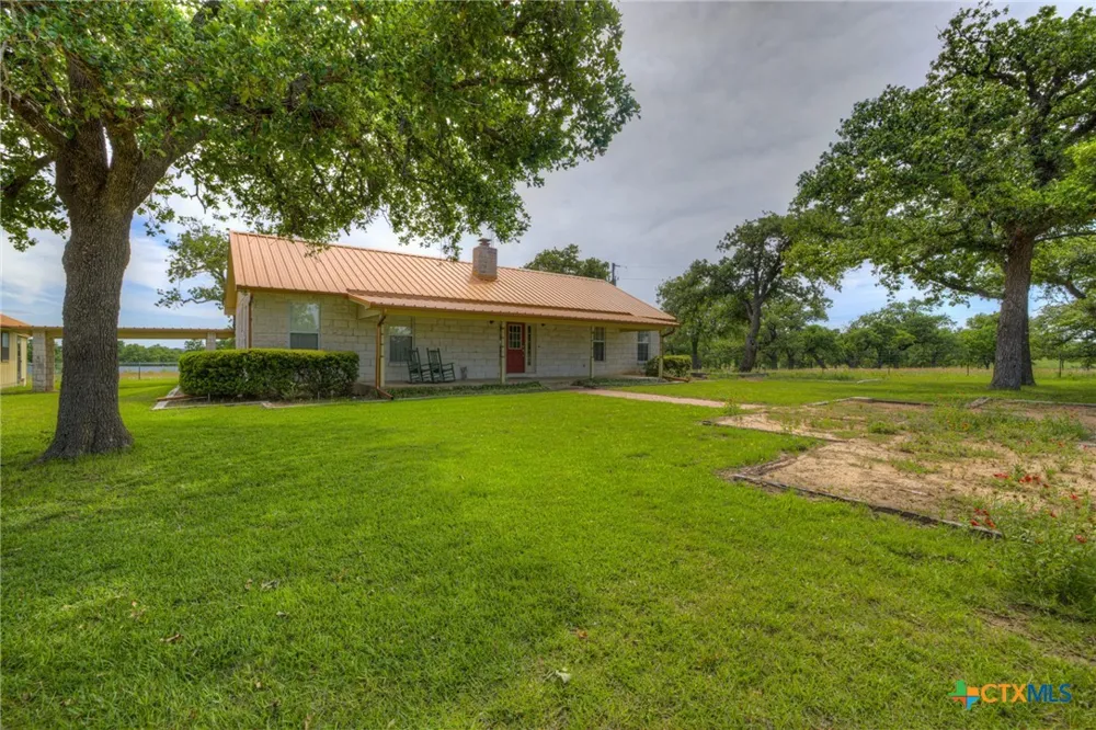 82 Bell Mountain Road Fredericksburg, TX 78675