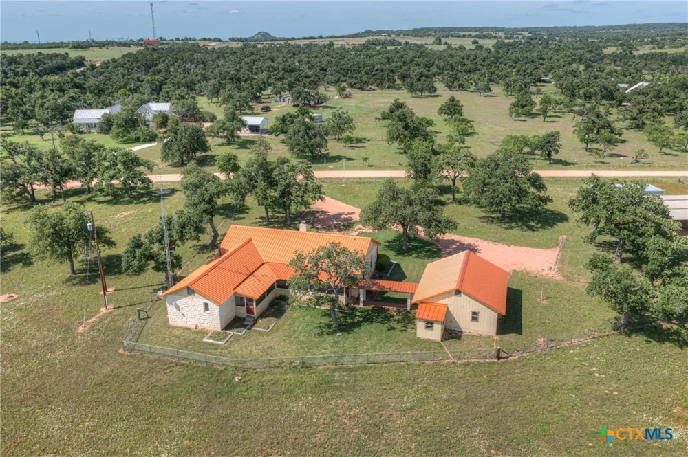 82 Bell Mountain Road Fredericksburg, TX 78675