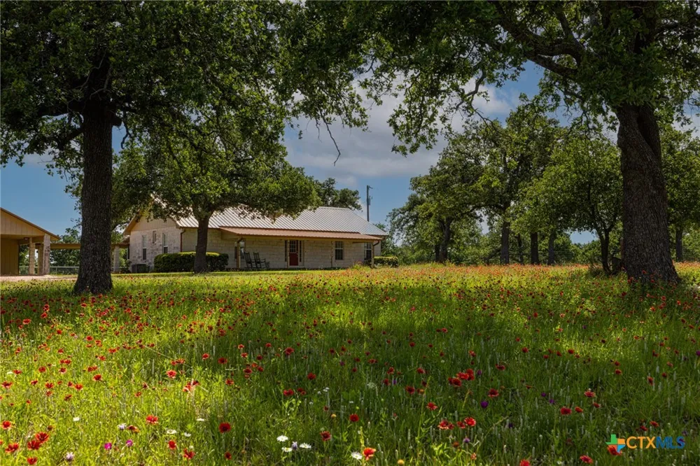 82 Bell Mountain Road Fredericksburg, TX 78675