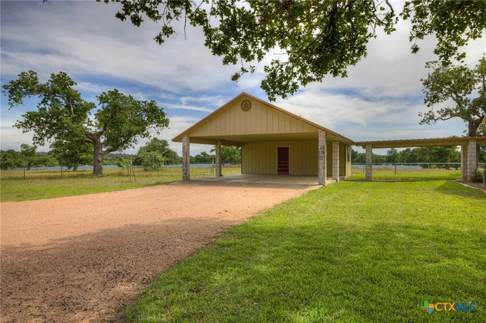 82 Bell Mountain Road Fredericksburg, TX 78675