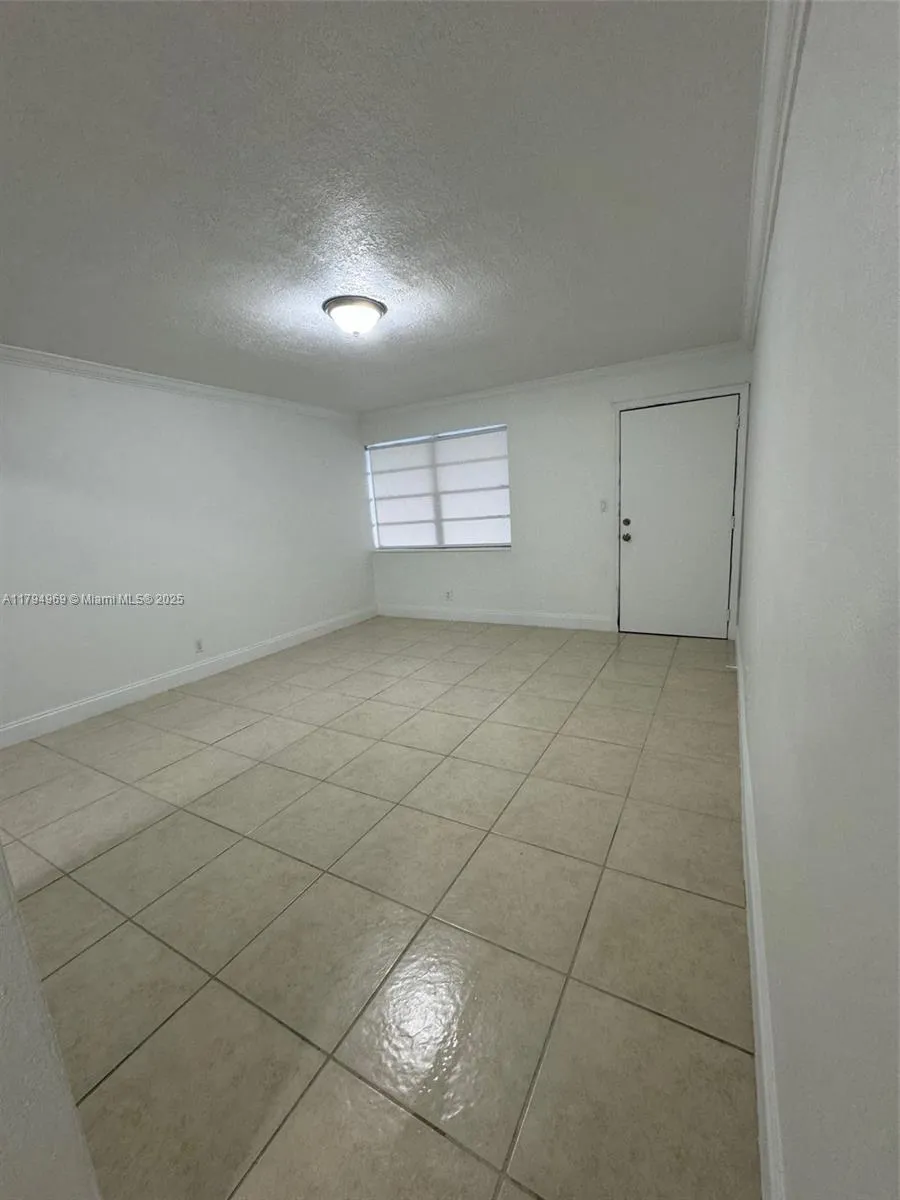 11195 SW 1st St #314 Sweetwater, FL 33174