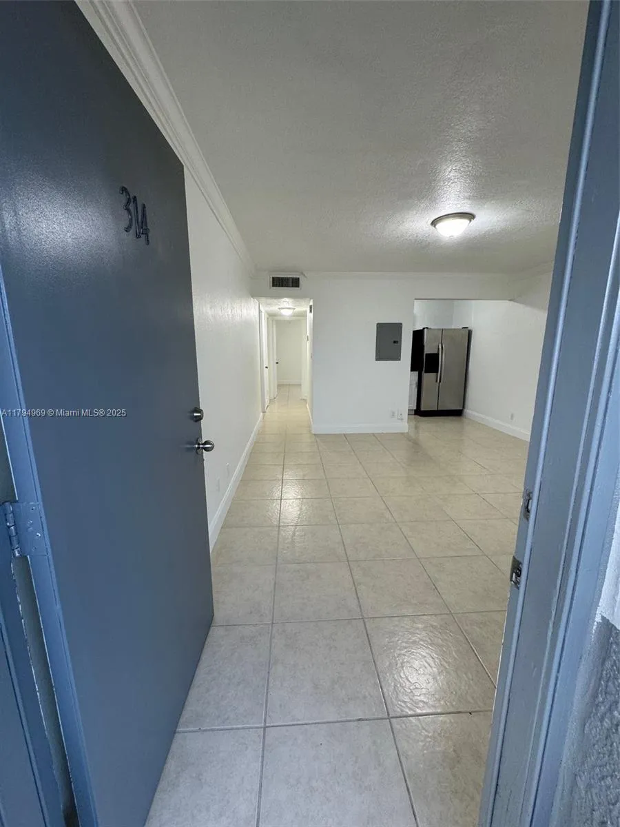 11195 SW 1st St #314 Sweetwater, FL 33174