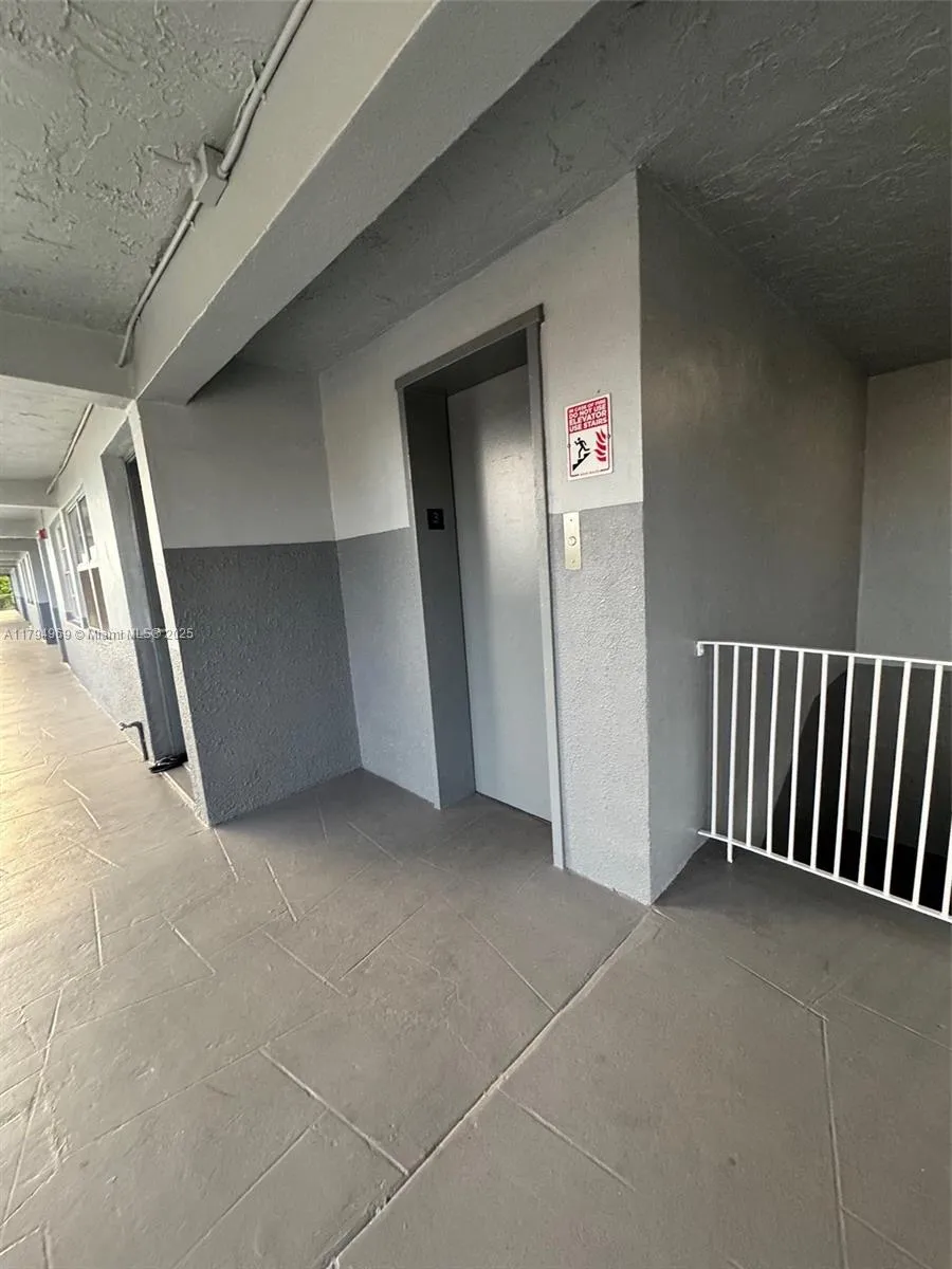 11195 SW 1st St #314 Sweetwater, FL 33174