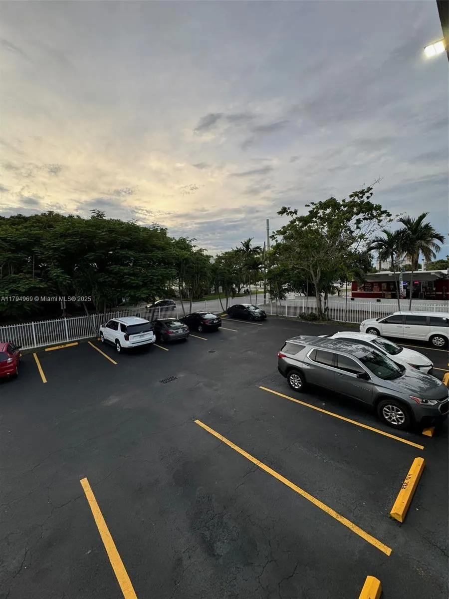 11195 SW 1st St #314 Sweetwater, FL 33174