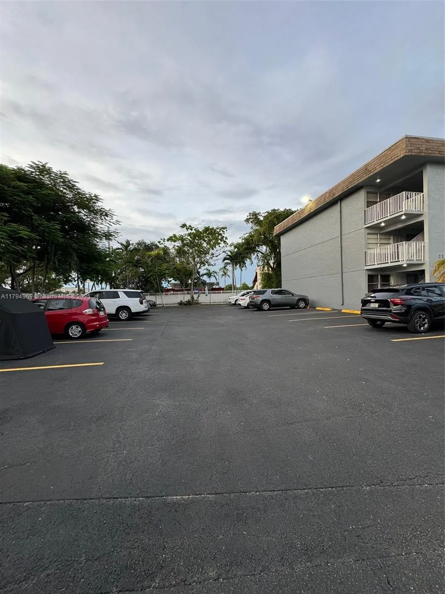 11195 SW 1st St #314 Sweetwater, FL 33174