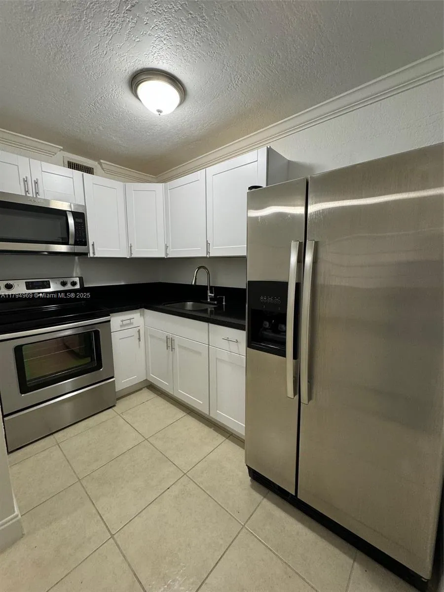 11195 SW 1st St #314 Sweetwater, FL 33174