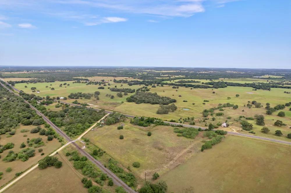 10843 Us Highway 90 W Harwood, TX 78632
