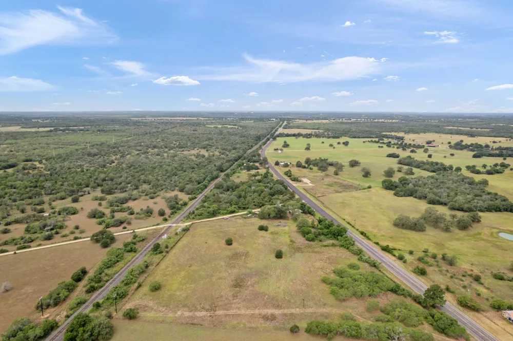 10843 Us Highway 90 W Harwood, TX 78632