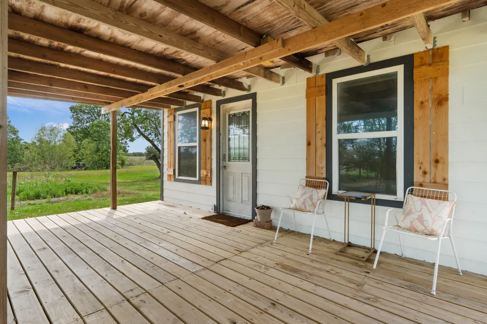 10843 Us Highway 90 W Harwood, TX 78632