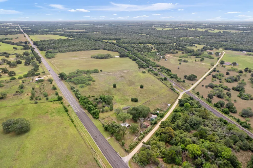 10843 Us Highway 90 W Harwood, TX 78632