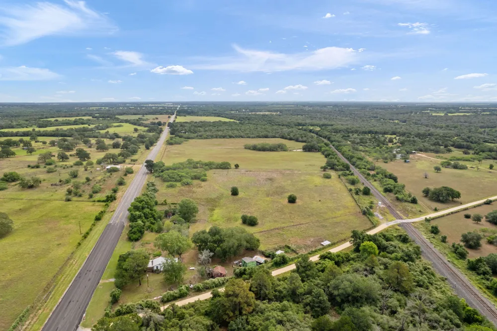 10843 Us Highway 90 W Harwood, TX 78632
