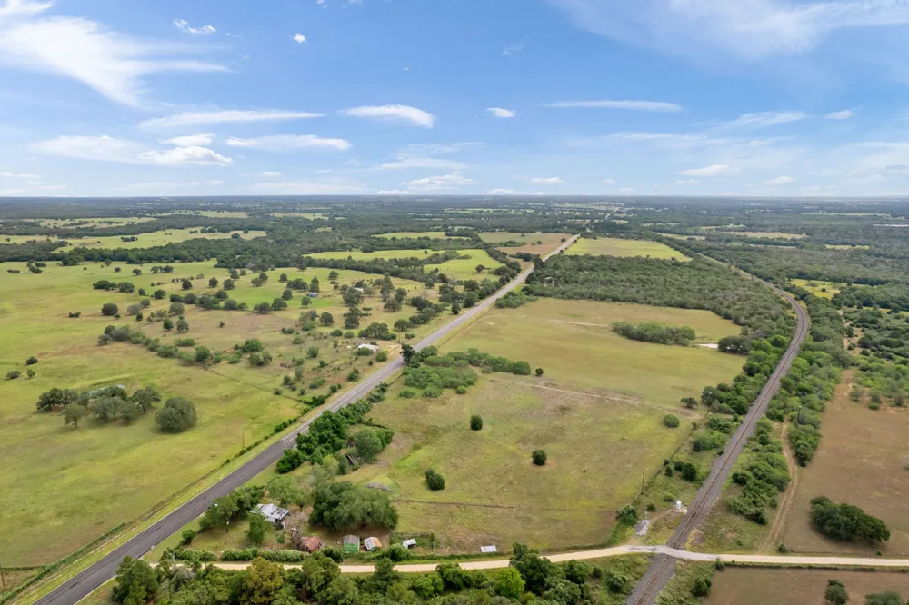 10843 Us Highway 90 W Harwood, TX 78632