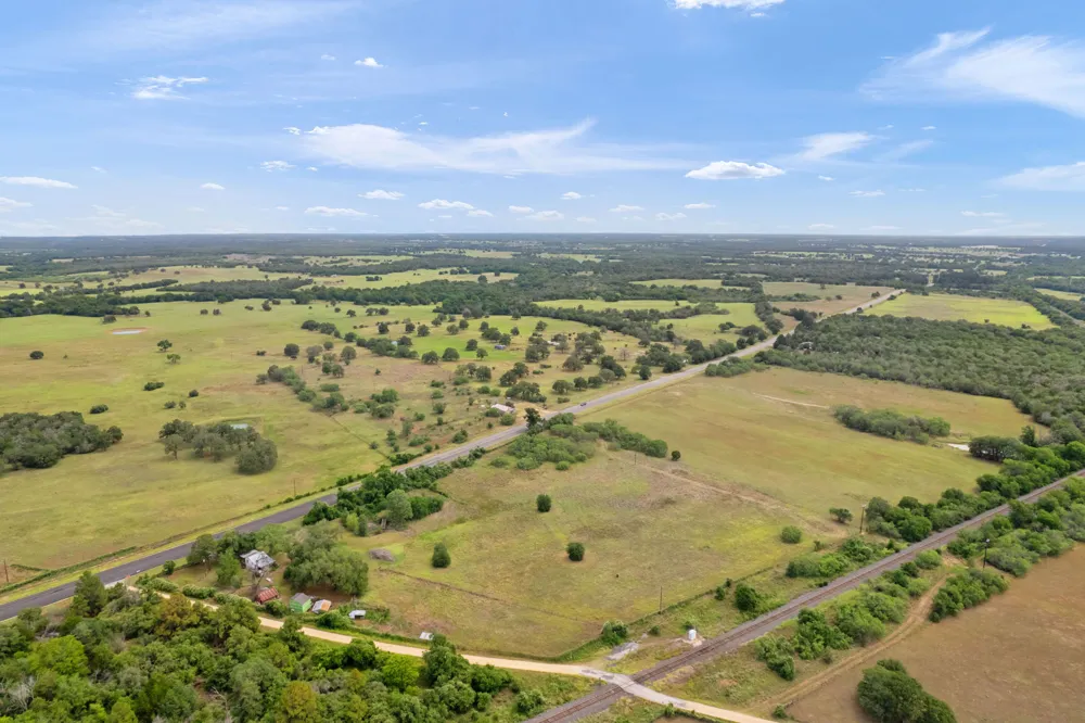 10843 Us Highway 90 W Harwood, TX 78632