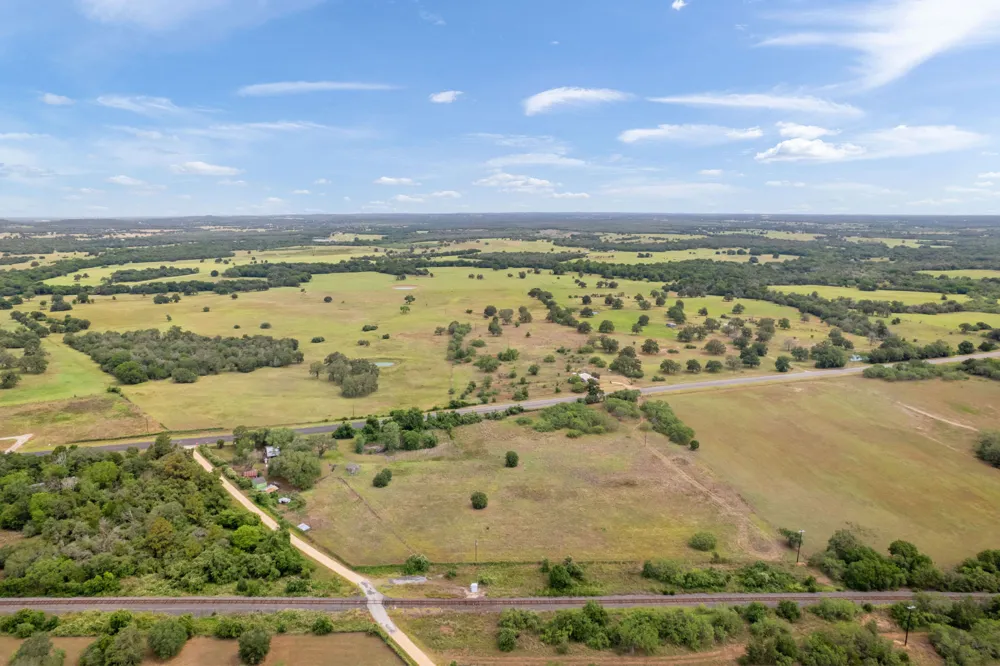 10843 Us Highway 90 W Harwood, TX 78632