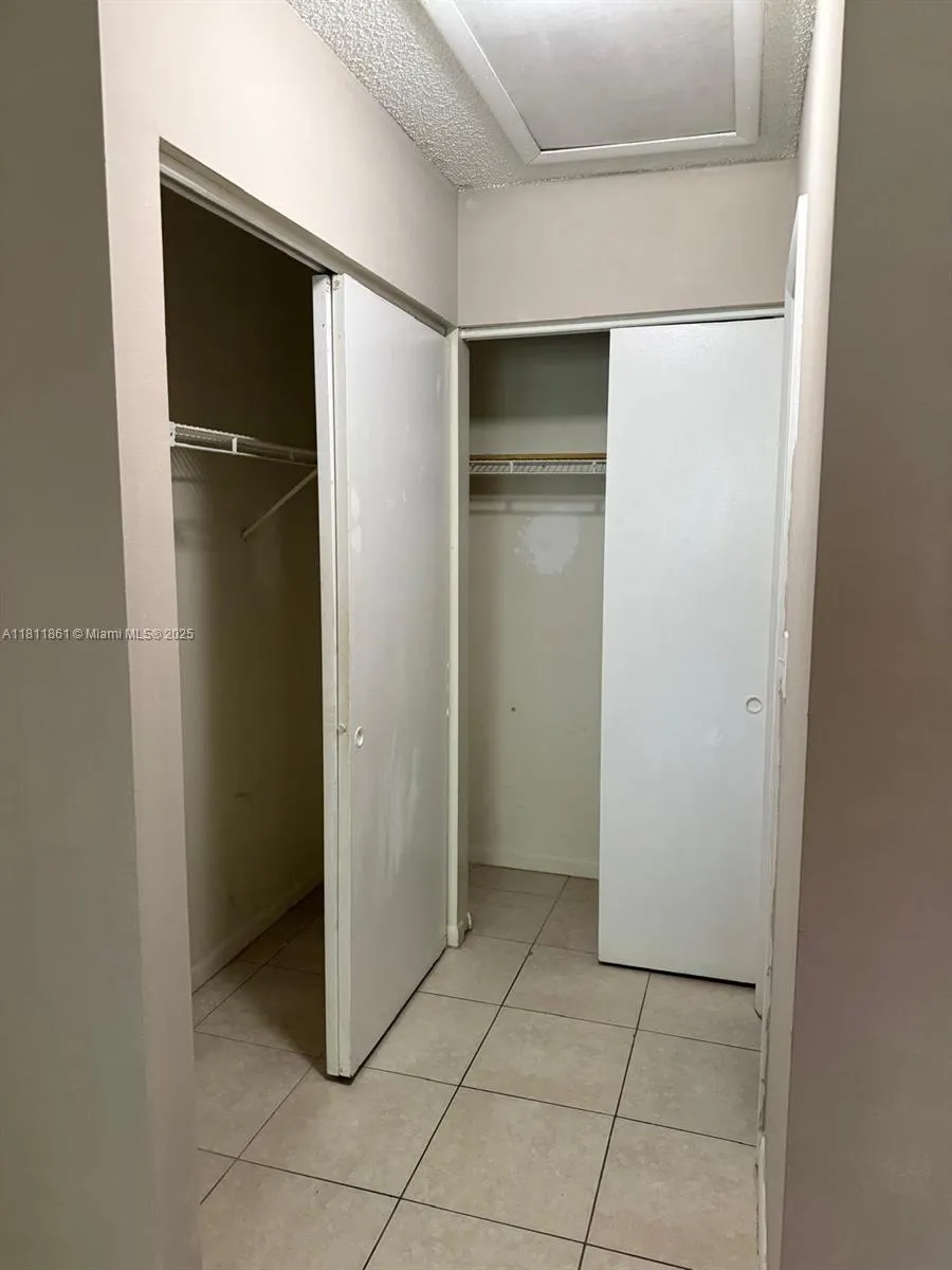 6023 10th Ave N #215 Green Acres, FL 33463