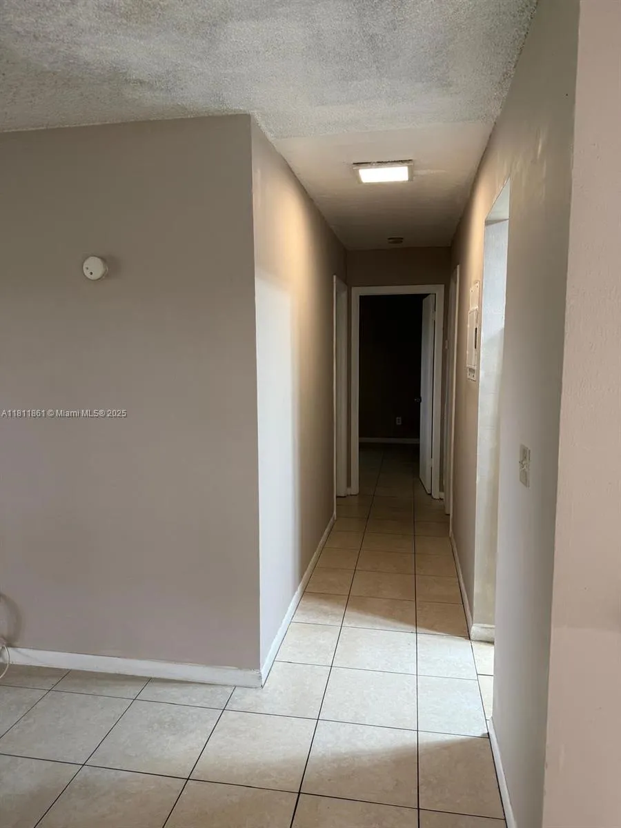 6023 10th Ave N #215 Green Acres, FL 33463