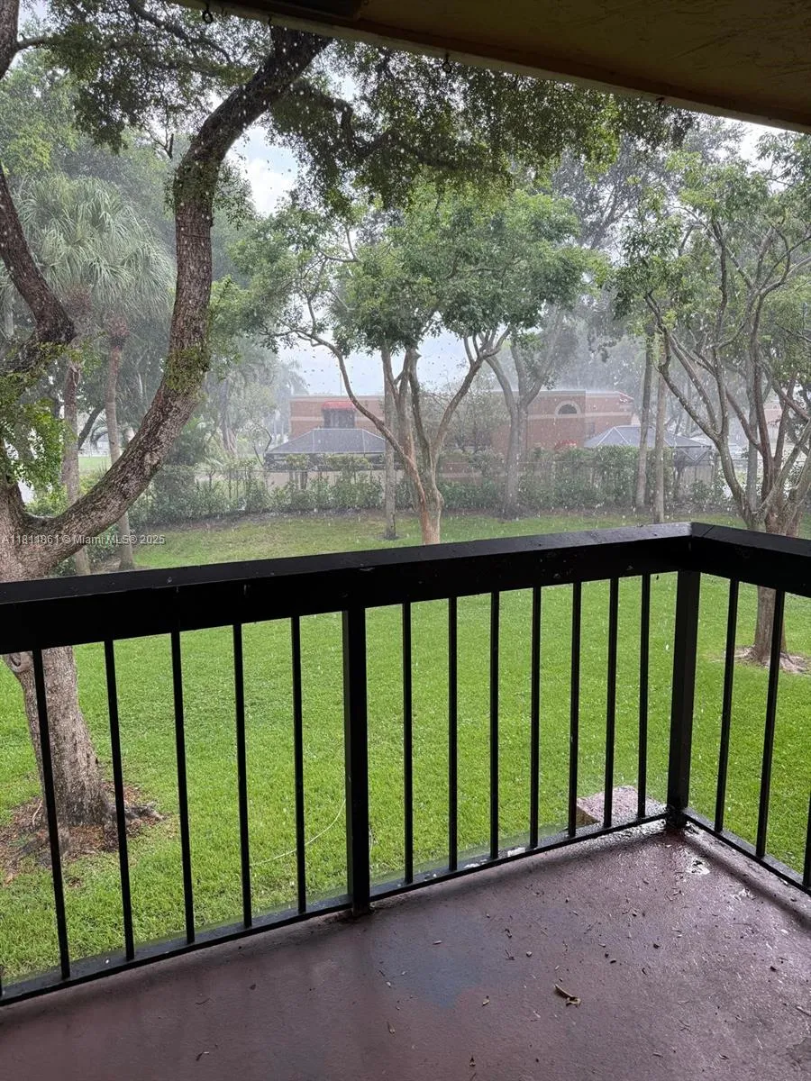 6023 10th Ave N #215 Green Acres, FL 33463