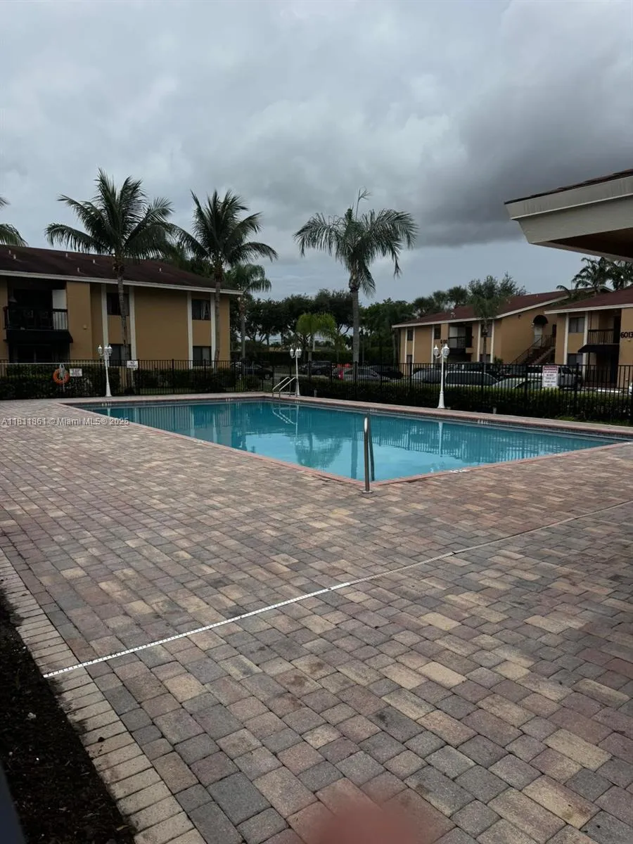 6023 10th Ave N #215 Green Acres, FL 33463