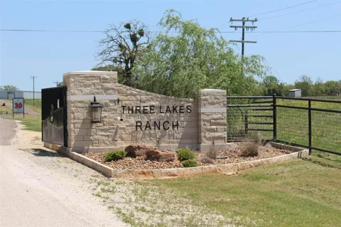 166 Private Road 1311