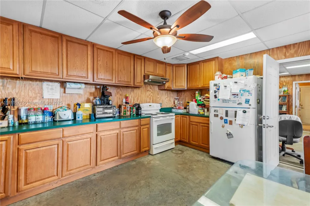 4077 SW 121st Ter Davie, FL 33330