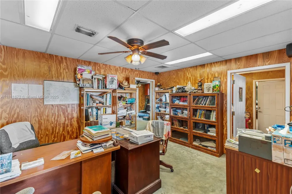 4077 SW 121st Ter Davie, FL 33330