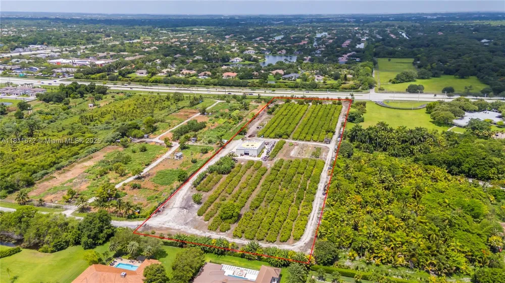 4077 SW 121st Ter Davie, FL 33330