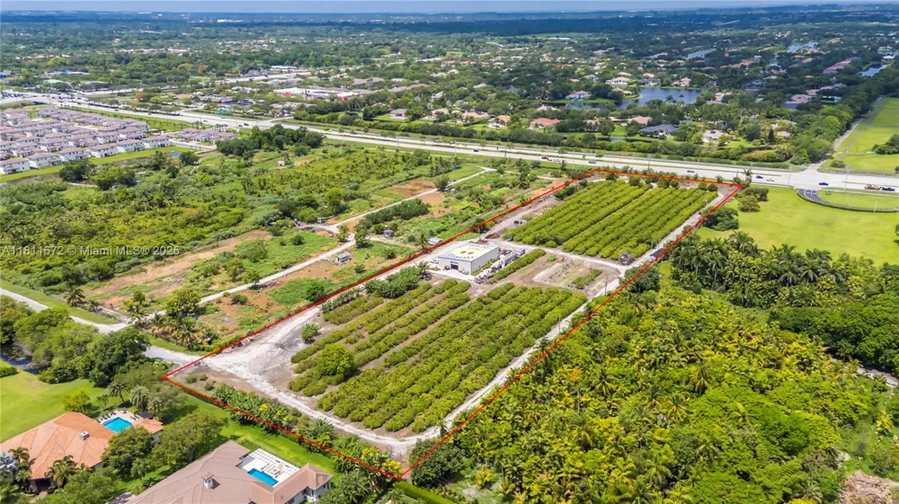 4077 SW 121st Ter Davie, FL 33330
