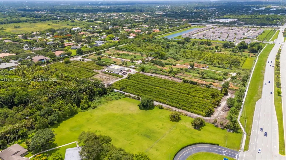 4077 SW 121st Ter Davie, FL 33330