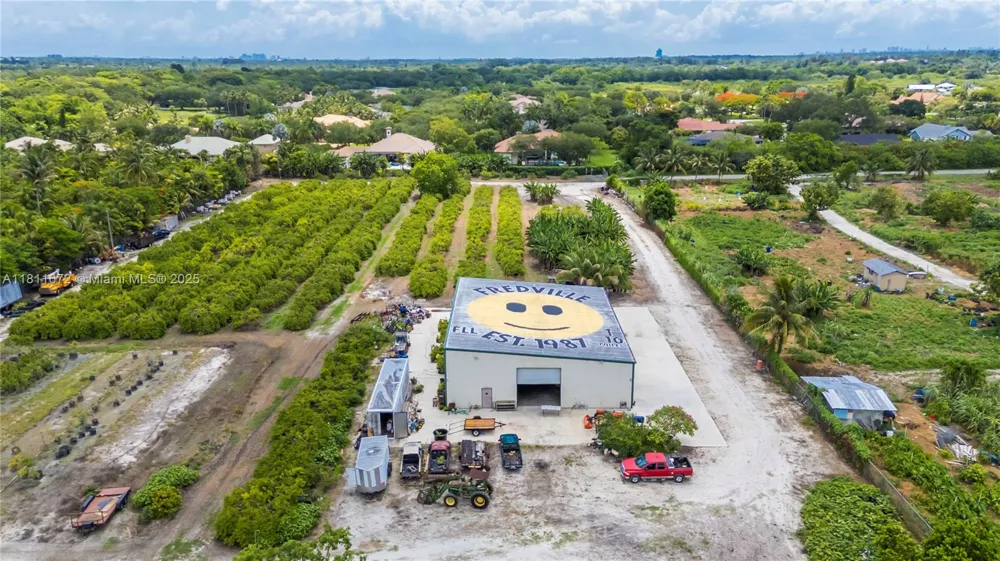 4077 SW 121st Ter Davie, FL 33330