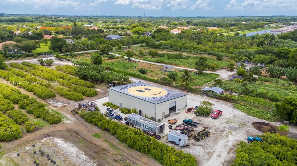 4077 SW 121st Ter Davie, FL 33330