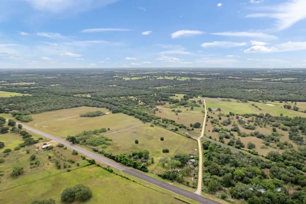 10843 Us Highway 90 W Harwood, TX 78632