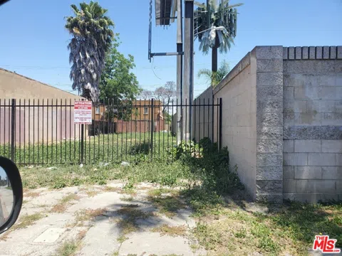 485 W COMPTON BOULEVARD