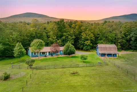 18 Jomar Lane