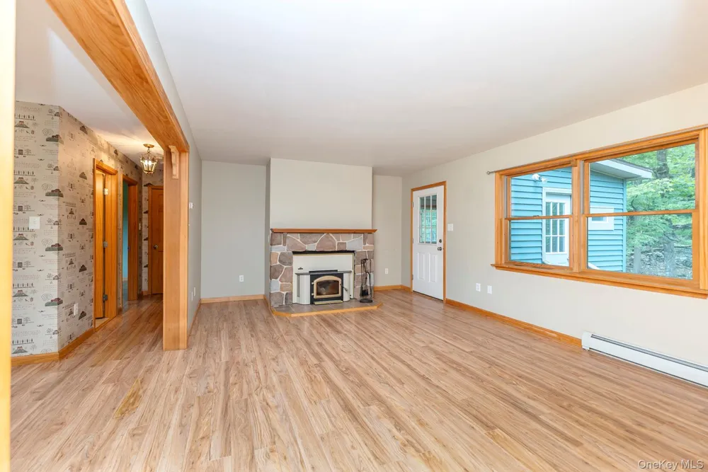 18 Jomar Lane Olivebridge, NY 12461