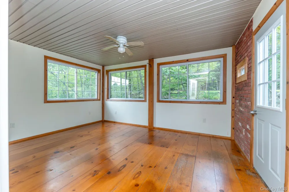 18 Jomar Lane Olivebridge, NY 12461