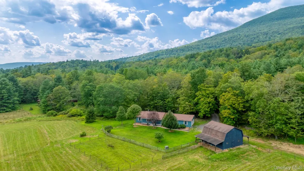 18 Jomar Lane Olivebridge, NY 12461