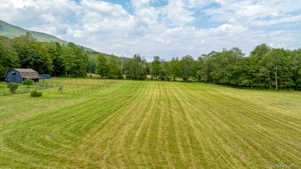 18 Jomar Lane Olivebridge, NY 12461